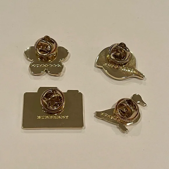 New Authentic Burberry Rare Collectible set of 4 gold brooches pins - Picture 2 of 2